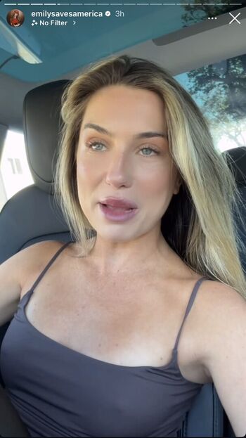 Full leaked Emilysavesamerica private onlyfans photo