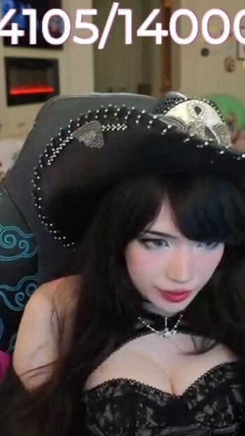 Full leaked Emiru  page private onlyfans photo