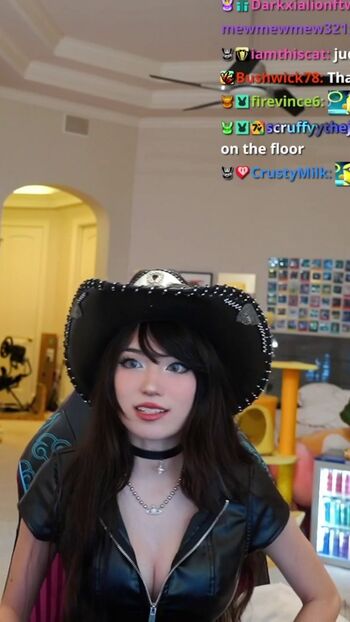 Full leaked Emiru  page private onlyfans photo