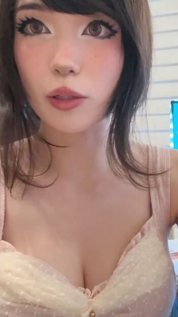 Full leaked Emiru  page private onlyfans photo