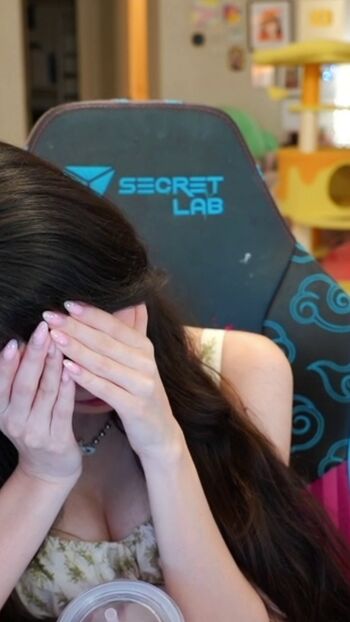 Full leaked Emiru  page private onlyfans photo