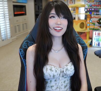 Full leaked Emiru  page private onlyfans photo