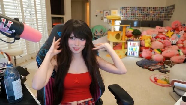 Full leaked Emiru  page private onlyfans photo