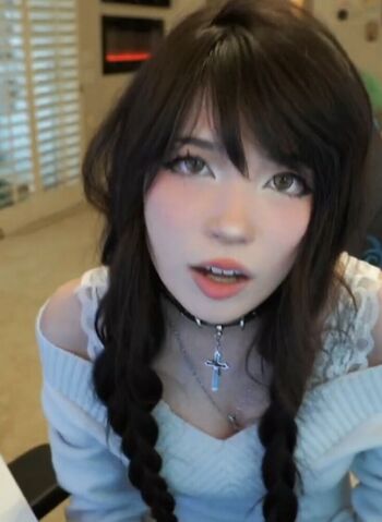 Full leaked Emiru  page private onlyfans photo