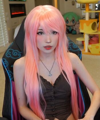 Full leaked Emiru  page private onlyfans photo