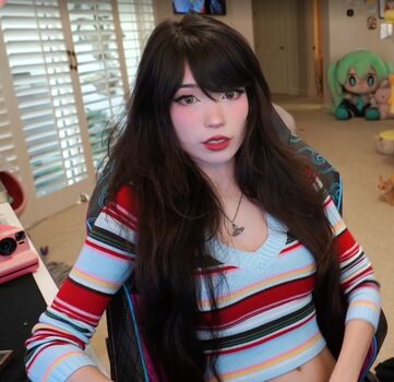 Full leaked Emiru  page private onlyfans photo