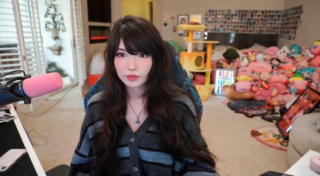 Full leaked Emiru  page private onlyfans photo