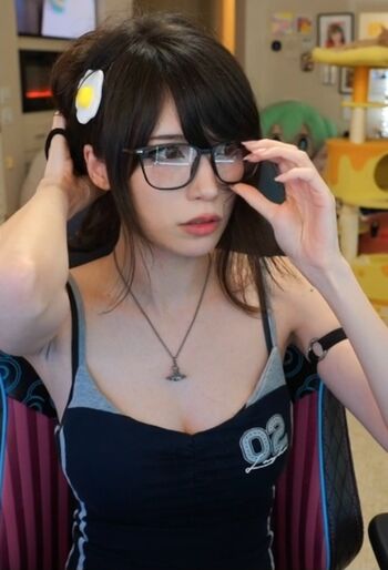 Full leaked Emiru private onlyfans photo