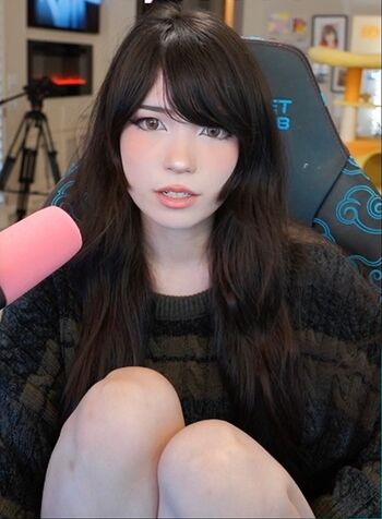 Full leaked Emiru  page private onlyfans photo