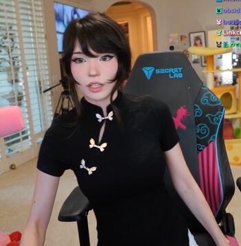 Full leaked Emiru page private onlyfans photo