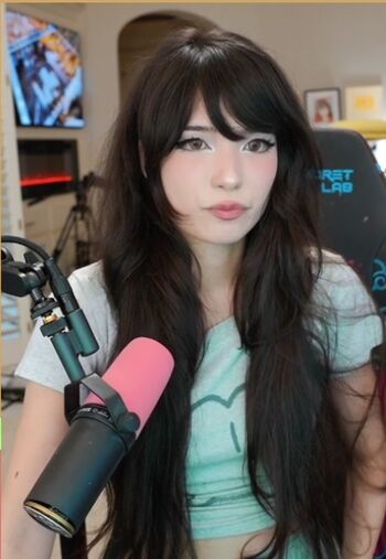 Full leaked Emiru page private onlyfans photo