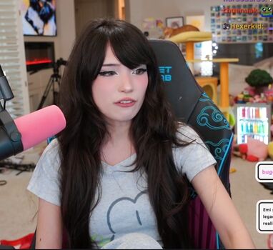Full leaked Emiru page private onlyfans photo