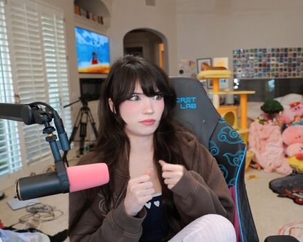 Full leaked Emiru private onlyfans photo