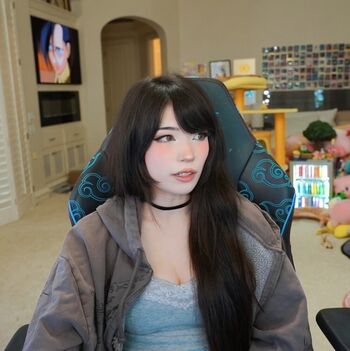 Full leaked Emiru page private onlyfans photo