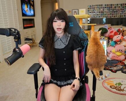 Full leaked Emiru page private onlyfans photo
