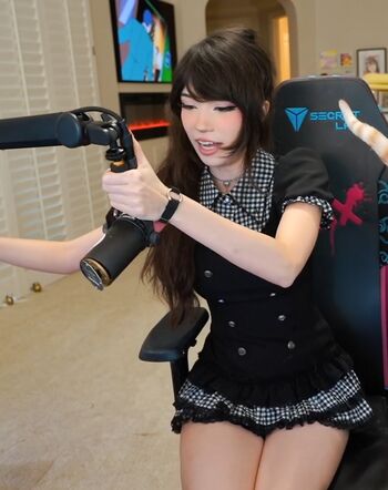 Full leaked Emiru page private onlyfans photo