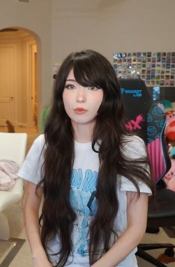 Full leaked Emiru page private onlyfans photo