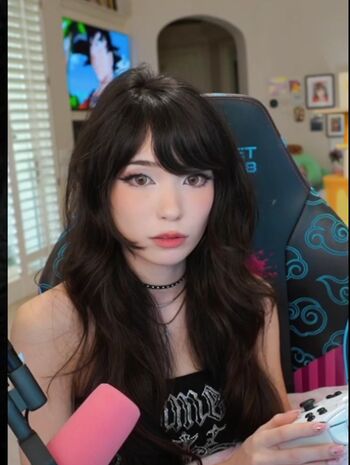 Full leaked Emiru private onlyfans photo