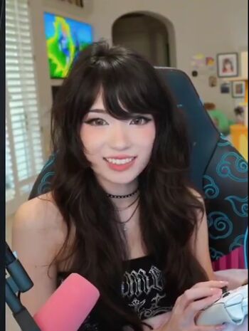 Full leaked Emiru private onlyfans photo