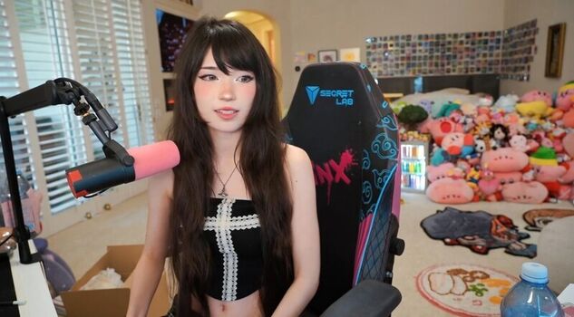 Full leaked Emiru page private onlyfans photo