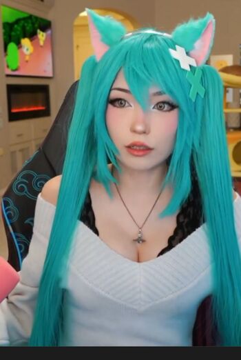 Full leaked Emiru page private onlyfans photo
