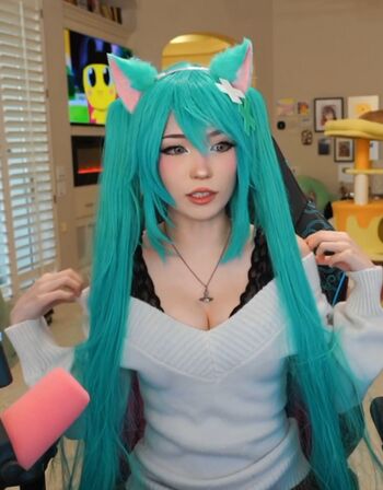 Full leaked Emiru page private onlyfans photo
