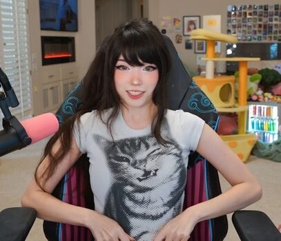 Full leaked Emiru page private onlyfans photo