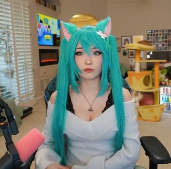 Full leaked Emiru page private onlyfans photo
