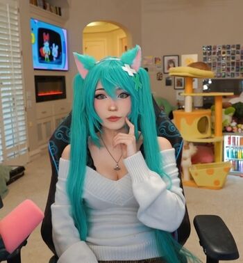 Full leaked Emiru page private onlyfans photo
