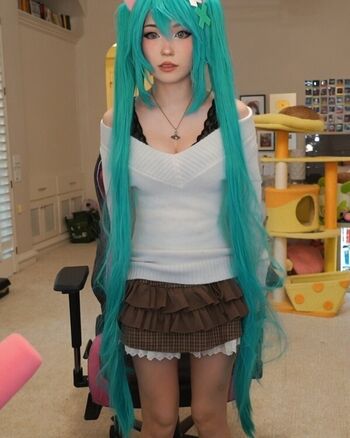 Full leaked Emiru page private onlyfans photo