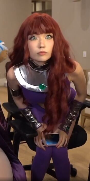 Full leaked Emiru  page private onlyfans photo