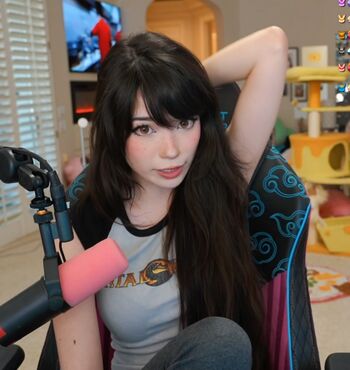 Full leaked Emiru page private onlyfans photo
