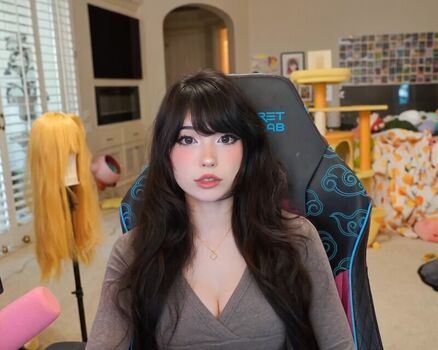 Full leaked Emiru private onlyfans photo