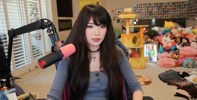 Full leaked Emiru private onlyfans photo
