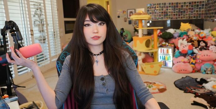 Full leaked Emiru private onlyfans photo