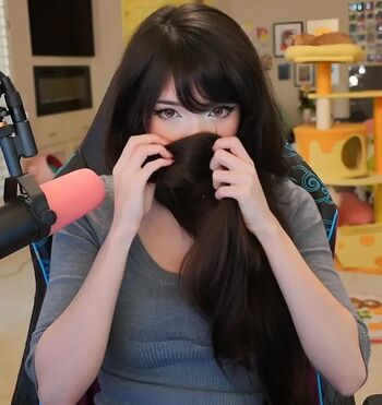 Full leaked Emiru private onlyfans photo
