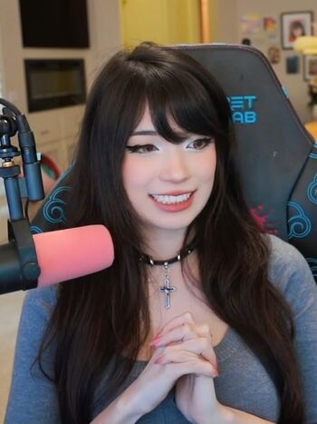 Full leaked Emiru private onlyfans photo
