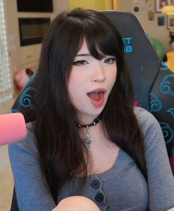 Full leaked Emiru private onlyfans photo