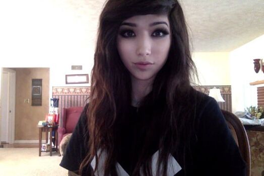 Full leaked Emiru page private onlyfans photo