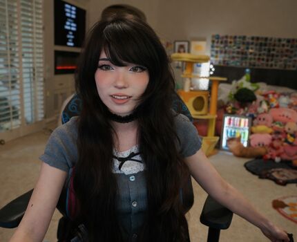 Full leaked Emiru page private onlyfans photo