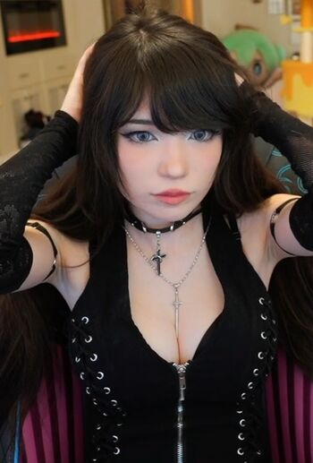 Full leaked Emiru page private onlyfans photo