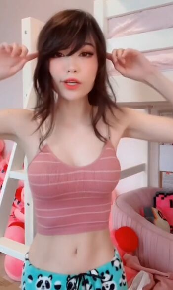 Full leaked Emiru page private onlyfans photo