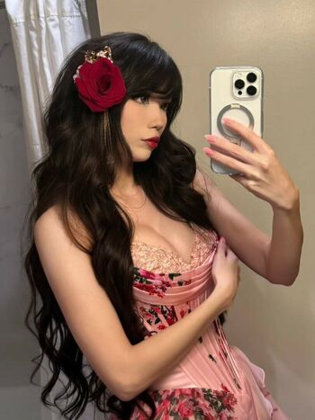 Full leaked Emiru private onlyfans photo
