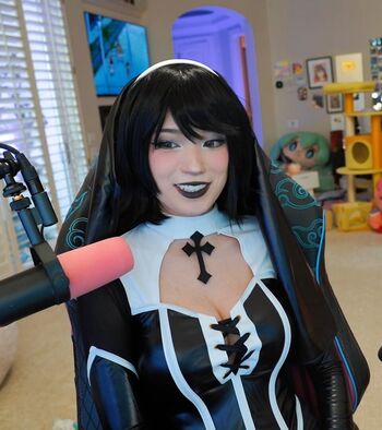 Full leaked Emiru private onlyfans photo