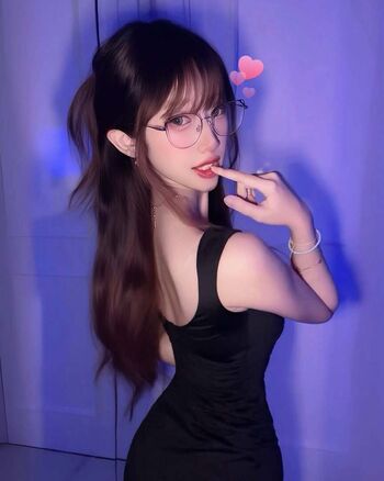 Full leaked Emiwiy private onlyfans photo