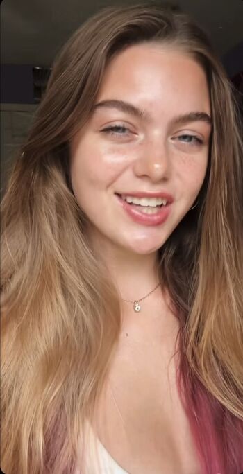 Full leaked Emma beardsley page private onlyfans photo