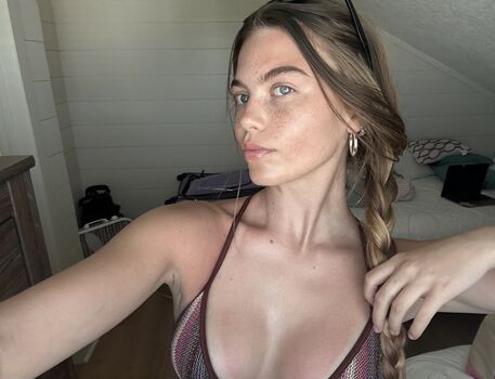 Full leaked Emma beardsley page private onlyfans photo