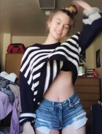 Full leaked Emma beardsley page private onlyfans photo