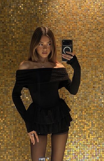 Full leaked Emma houlmiere page private onlyfans photo