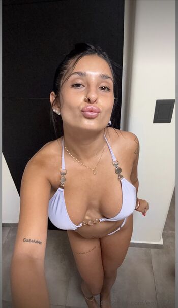 Full leaked Emma lrt page private onlyfans photo